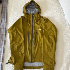 RAB Men’s Momentum Raincoat. LARGE